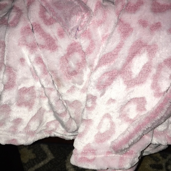 Lights off Robe - Picture 3 of 6